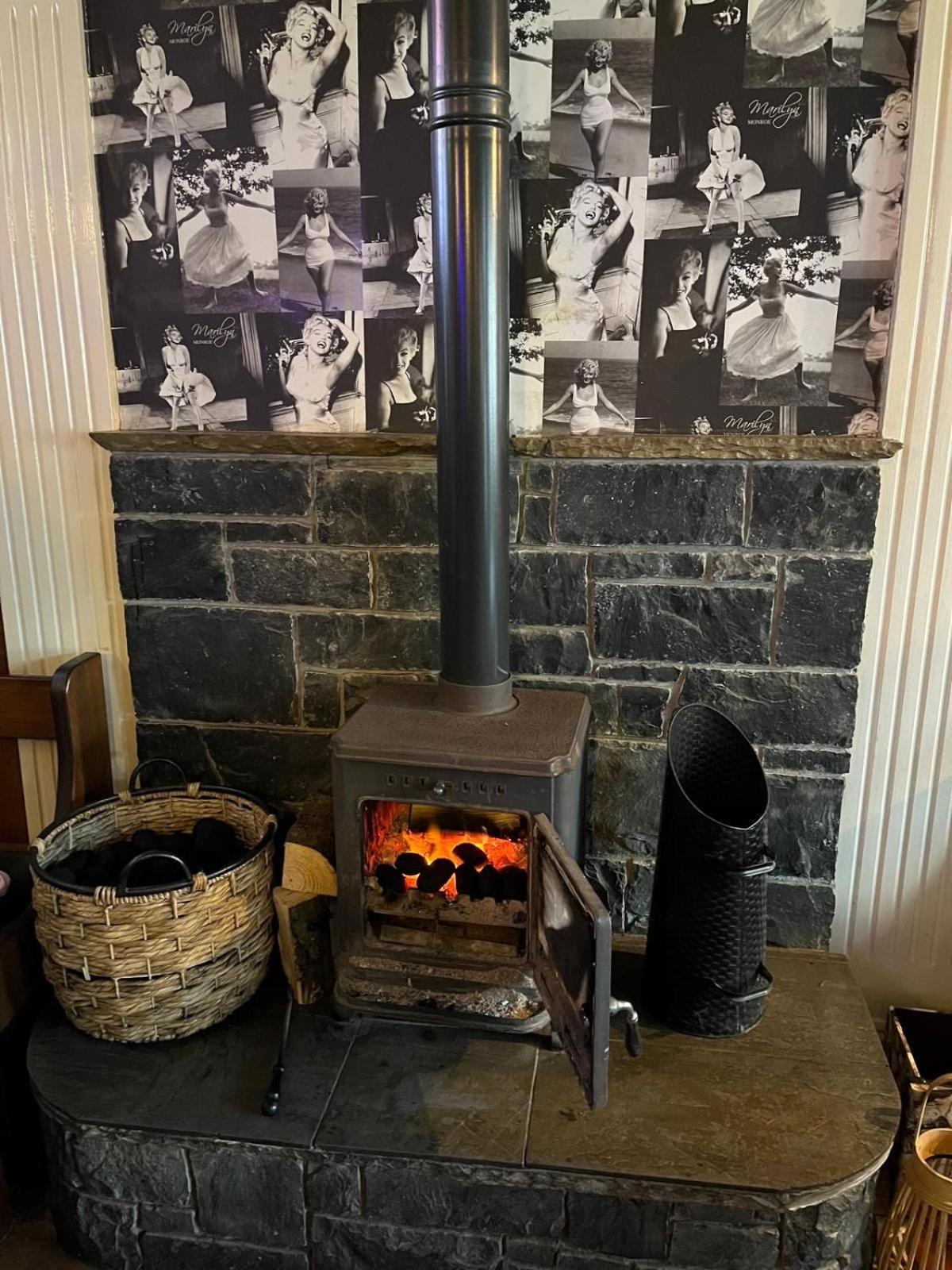 The Coach House Inn Moycullen Eksteriør bilde
